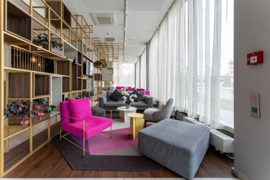 Plaza Premium 4*