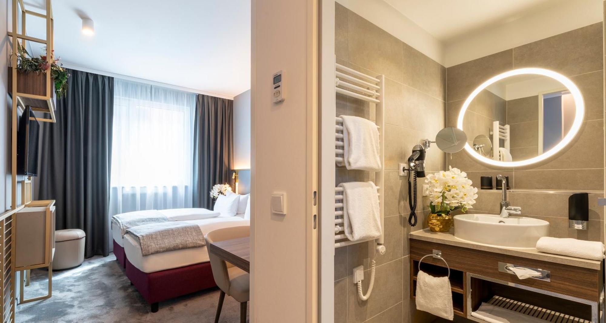 Hotel Plaza Premium 4*