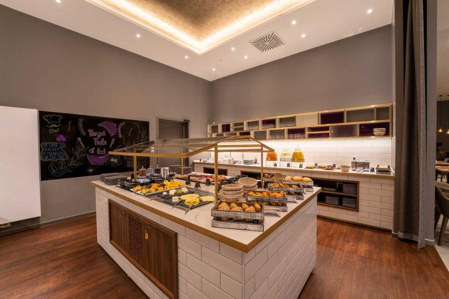 Plaza Premium 4* München